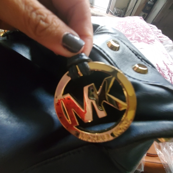 MK NAVY PURSE - Picture 1 of 3